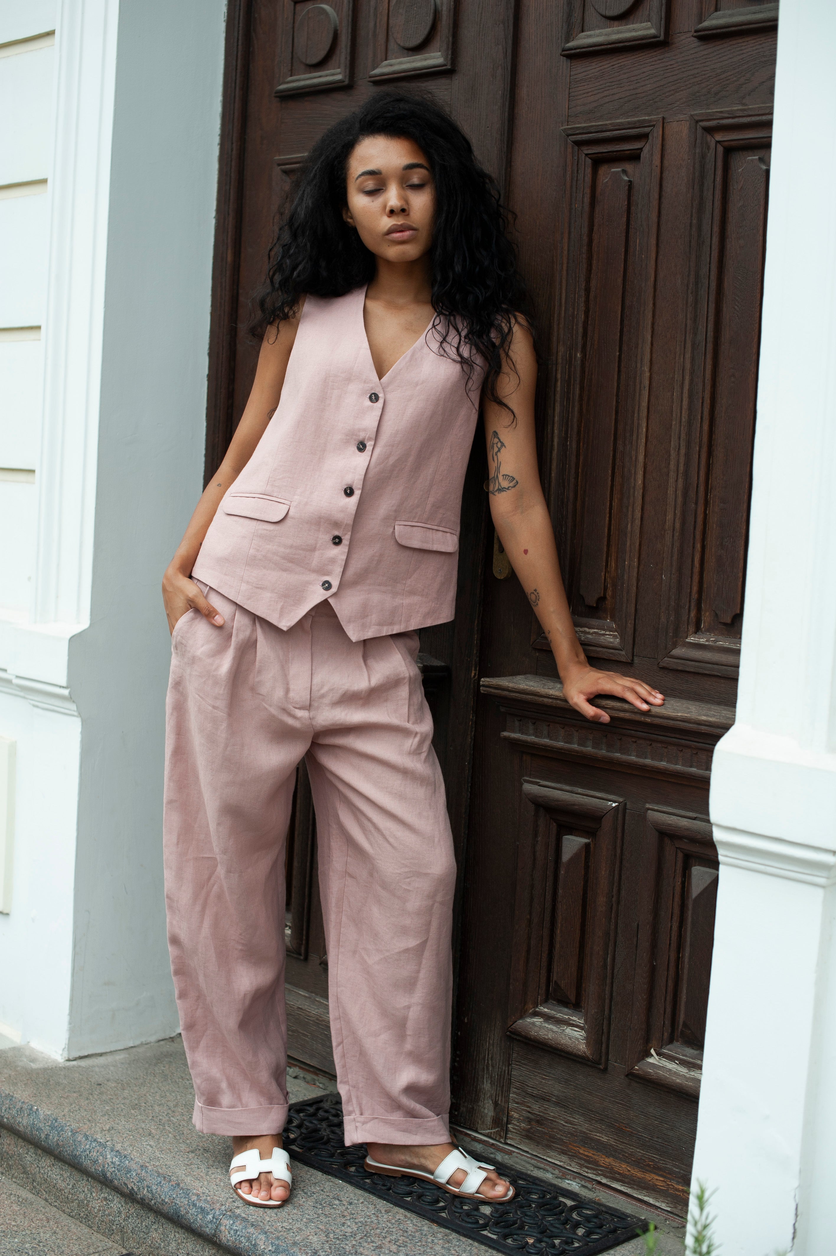 Women's linen pants with pleats with high waist in Pale Rose