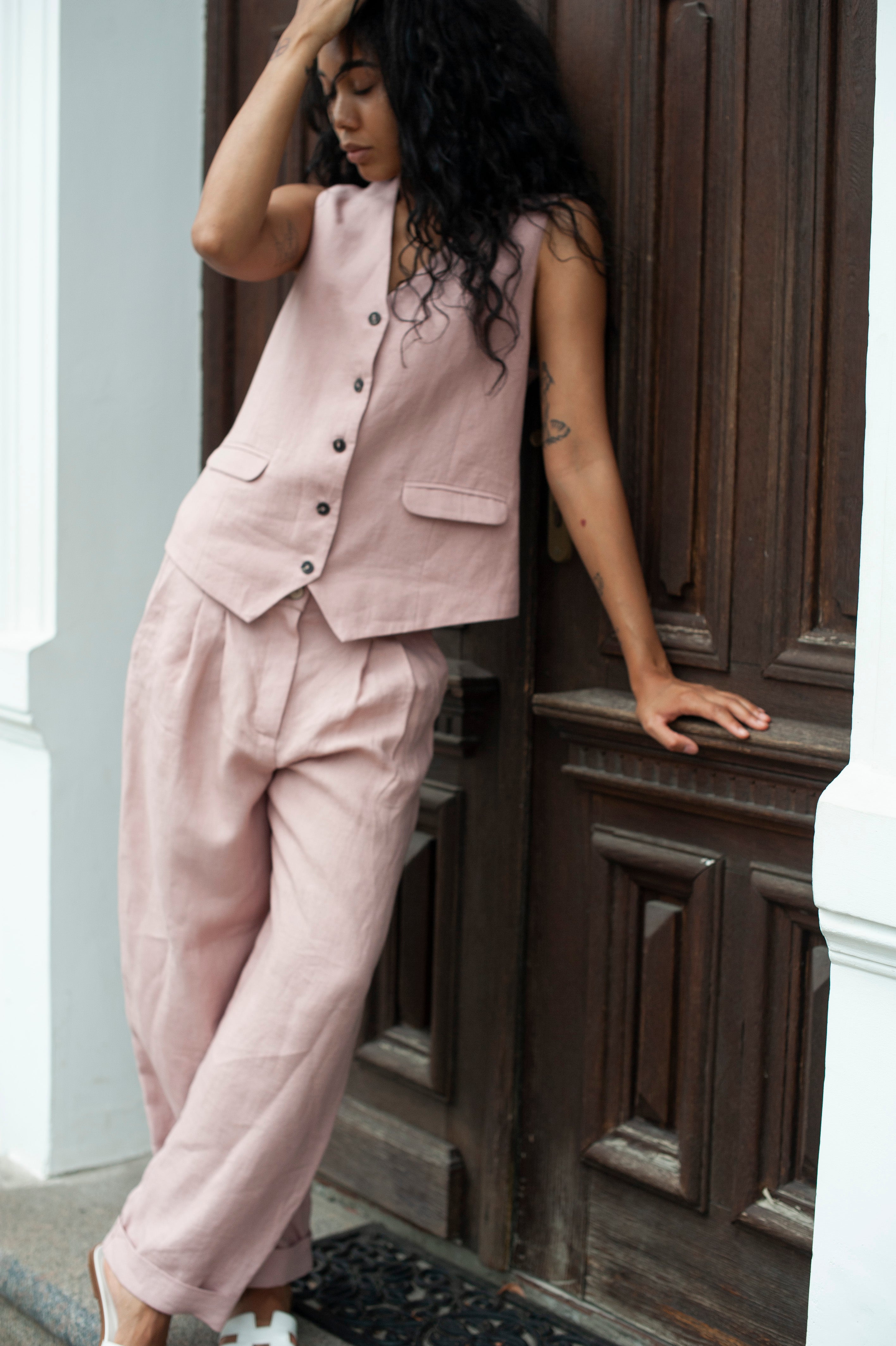 Women's linen pants with pleats with high waist in Pale Rose