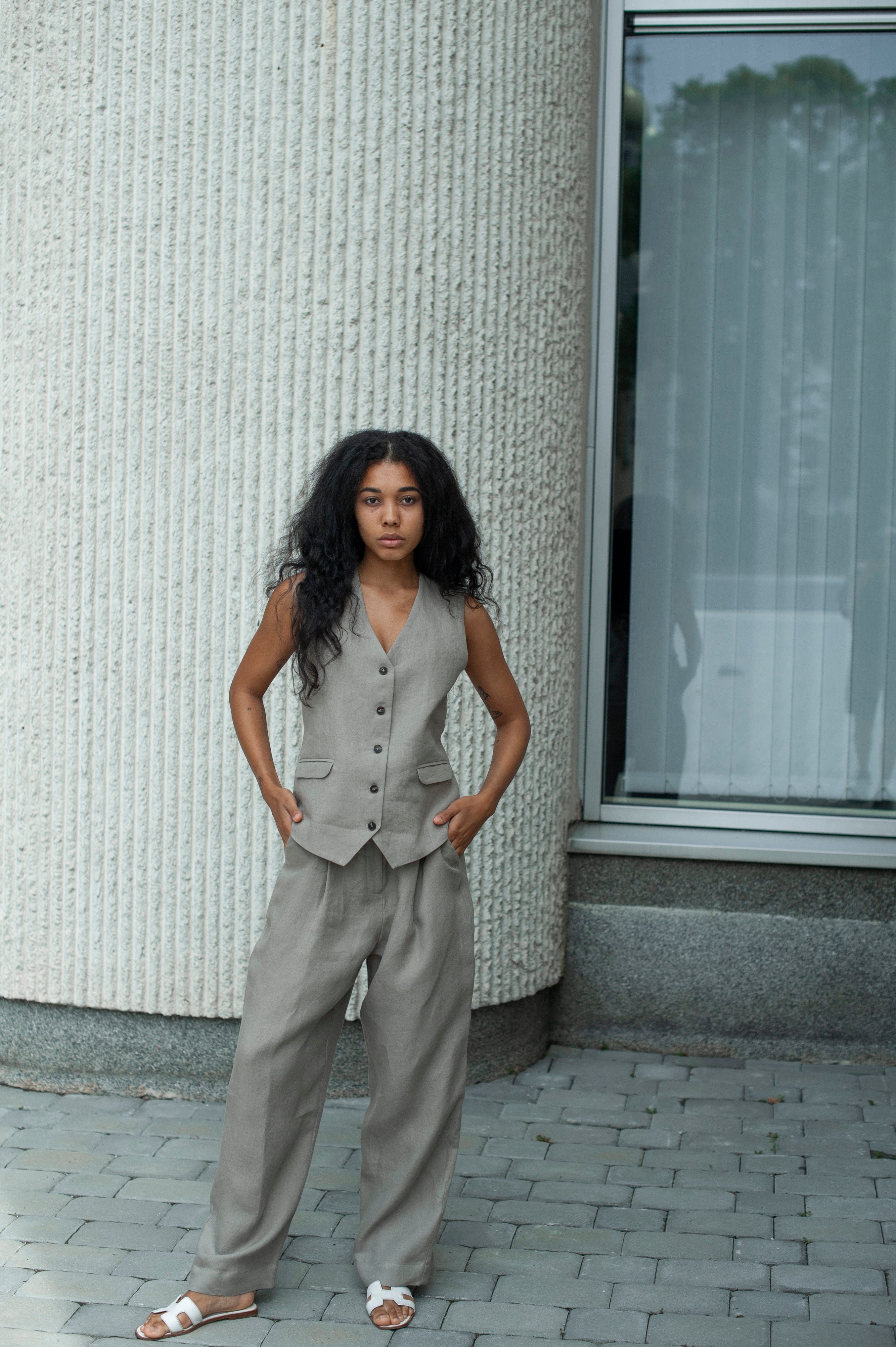 Women's linen pants with pleats with high waist