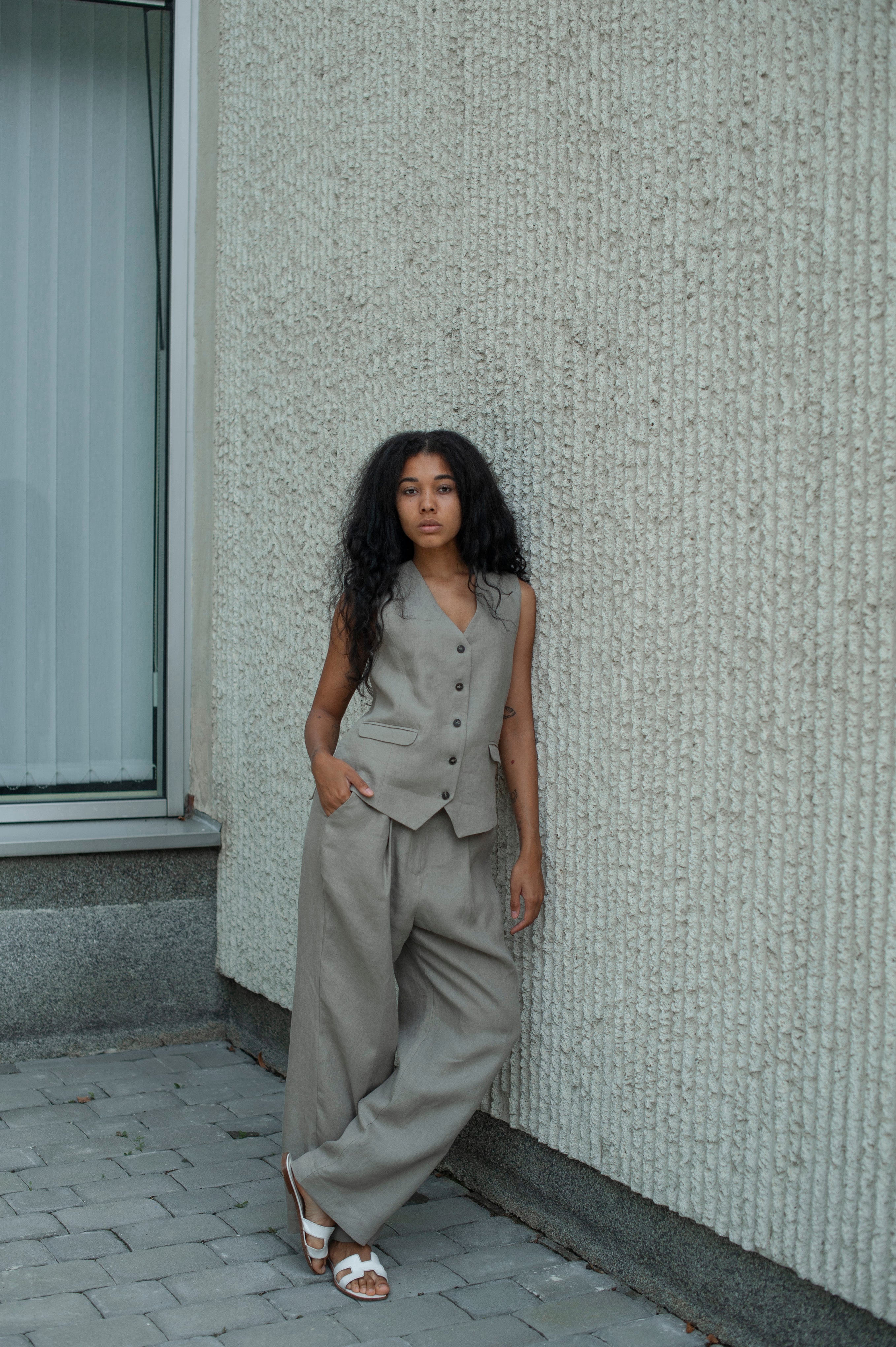 Women's linen pants with pleats with high waist