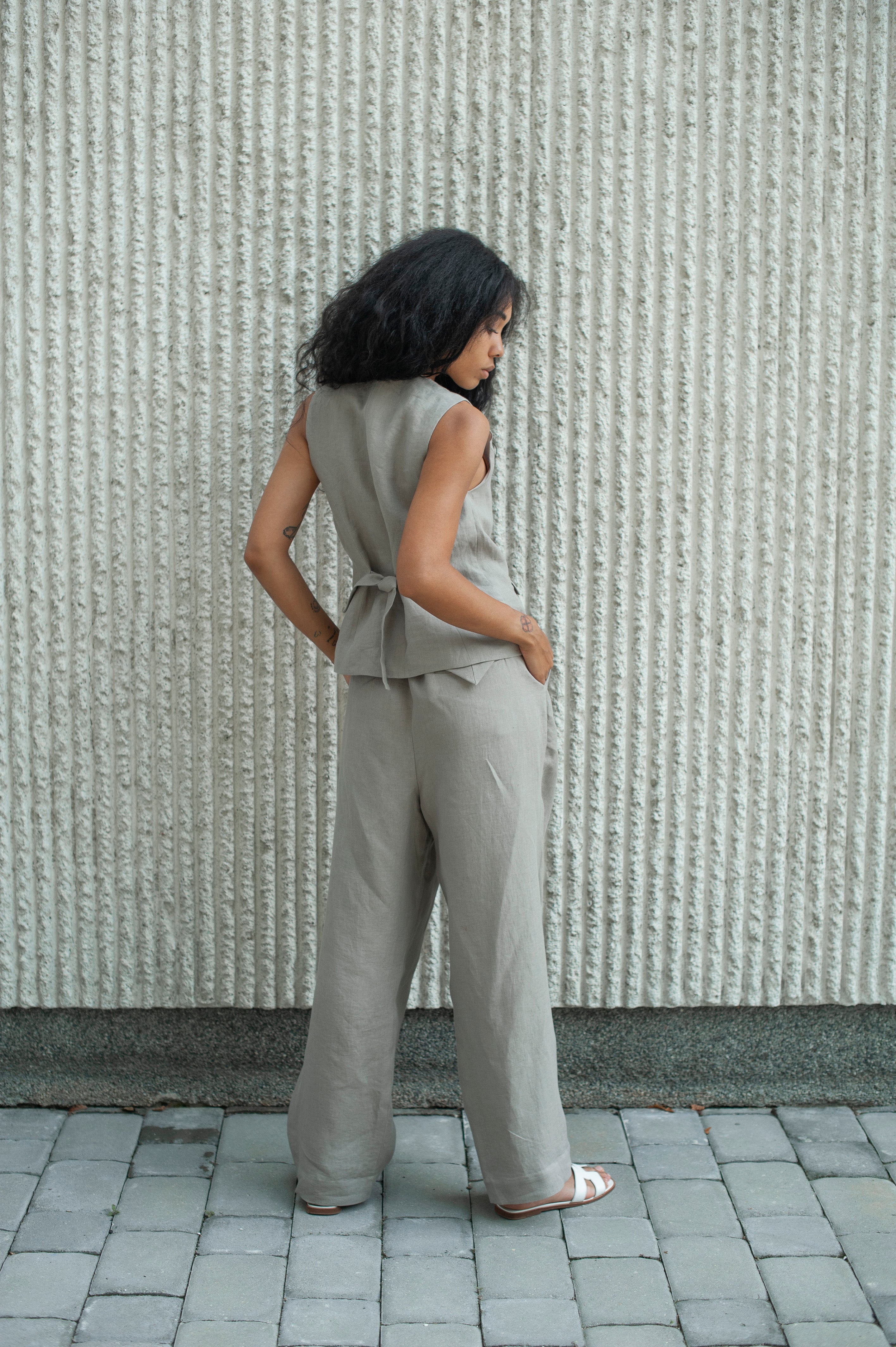 Women's linen pants with pleats with high waist
