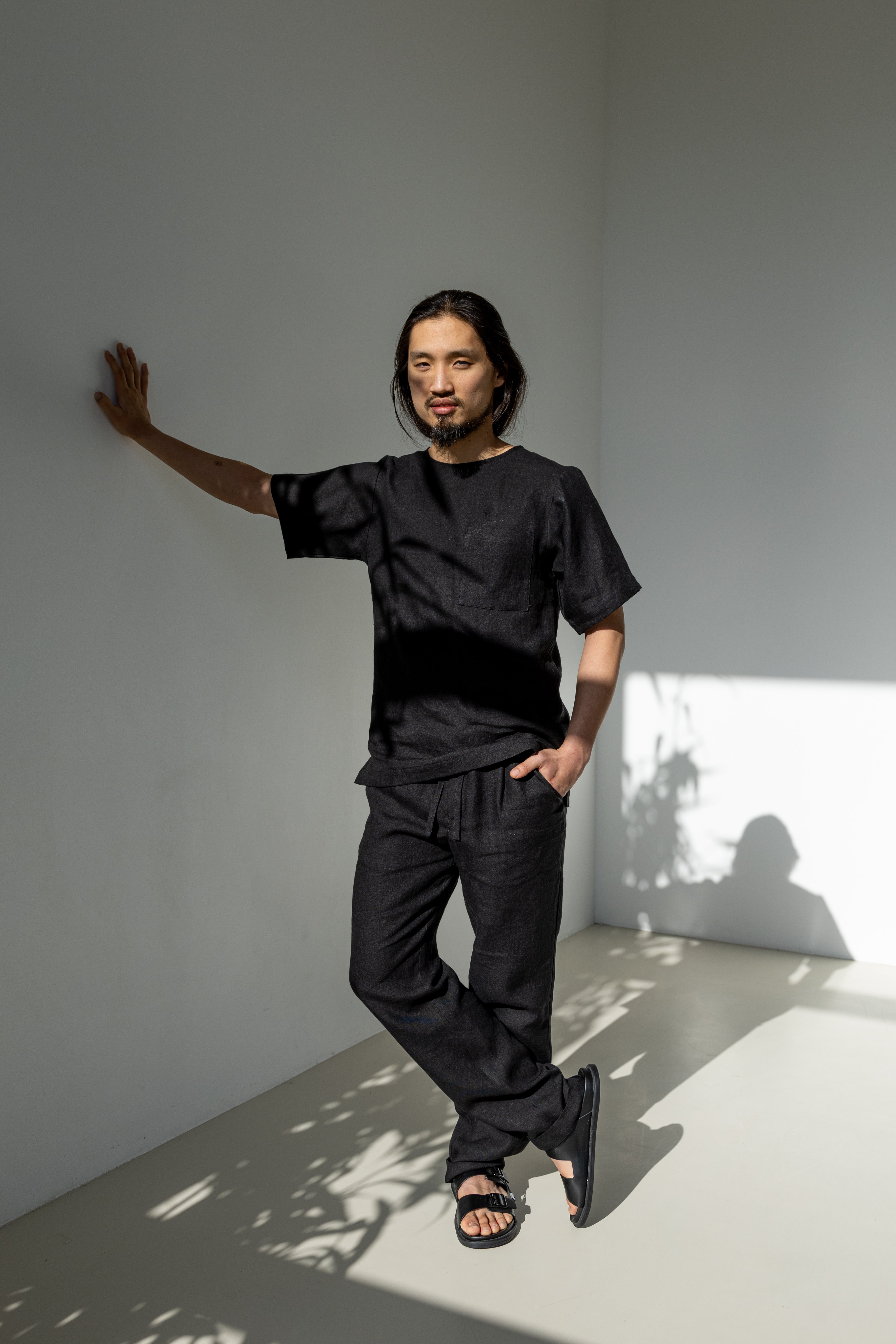 mens linen t-shirts in black