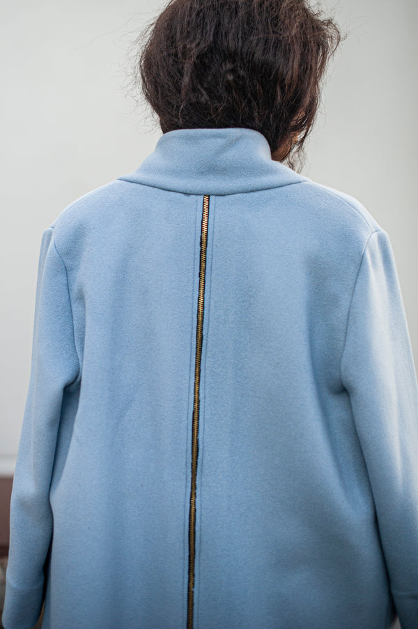 Haori style blazer with a zipper detail in the back