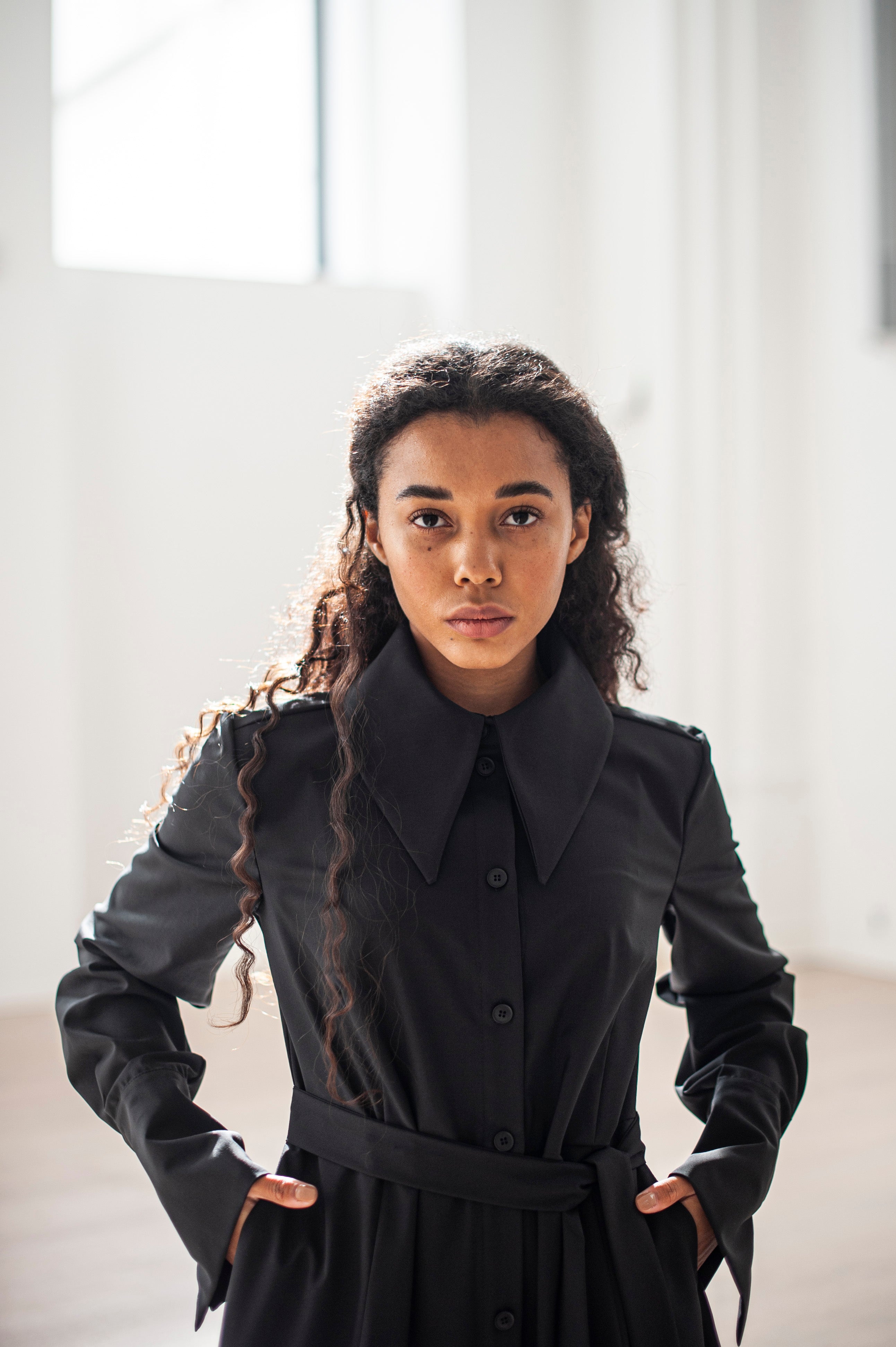 A-line shirt dress with a belt. Made of high-quality wool.