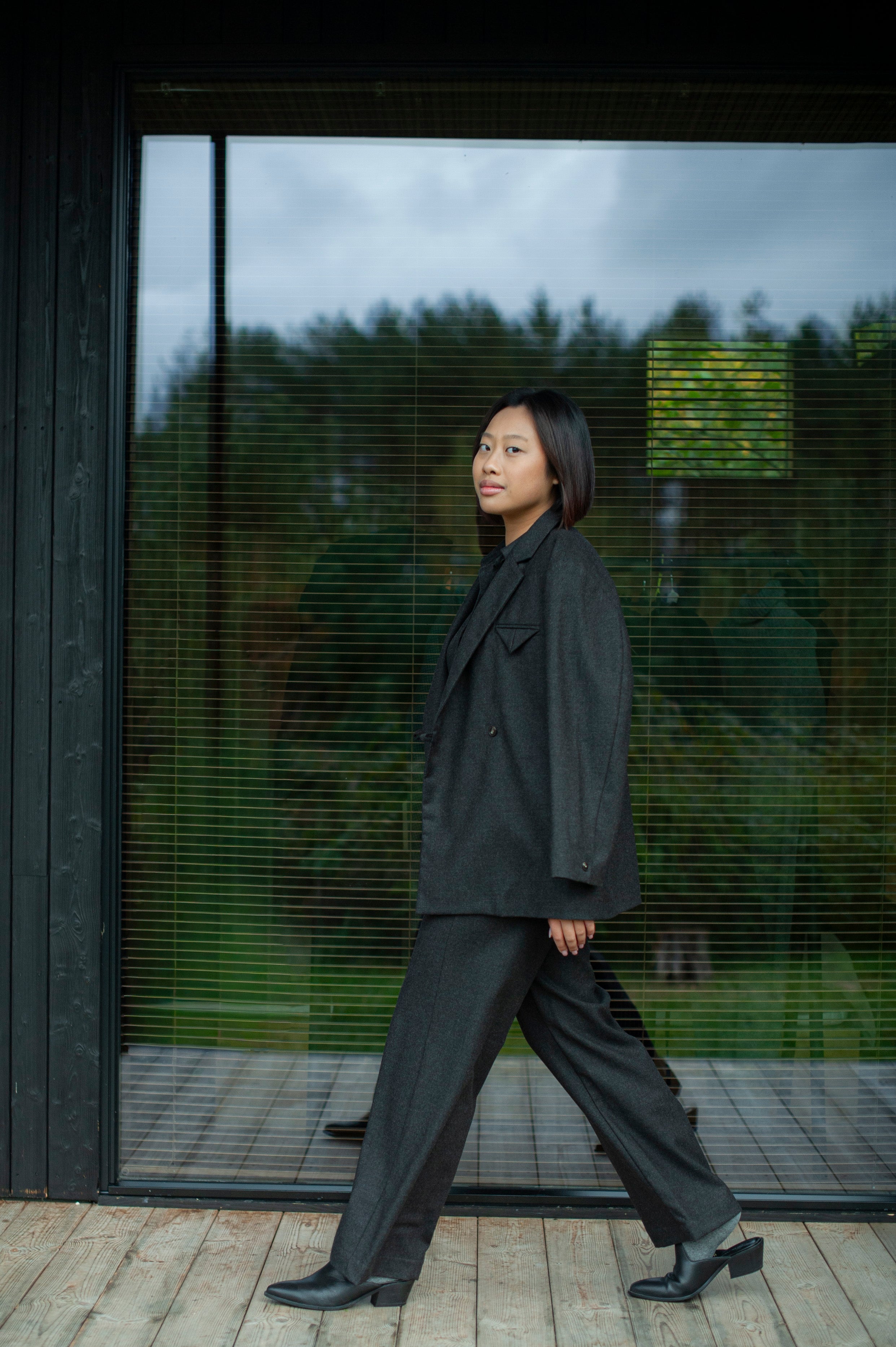 Women's boxy single-breasted wool blend blazer