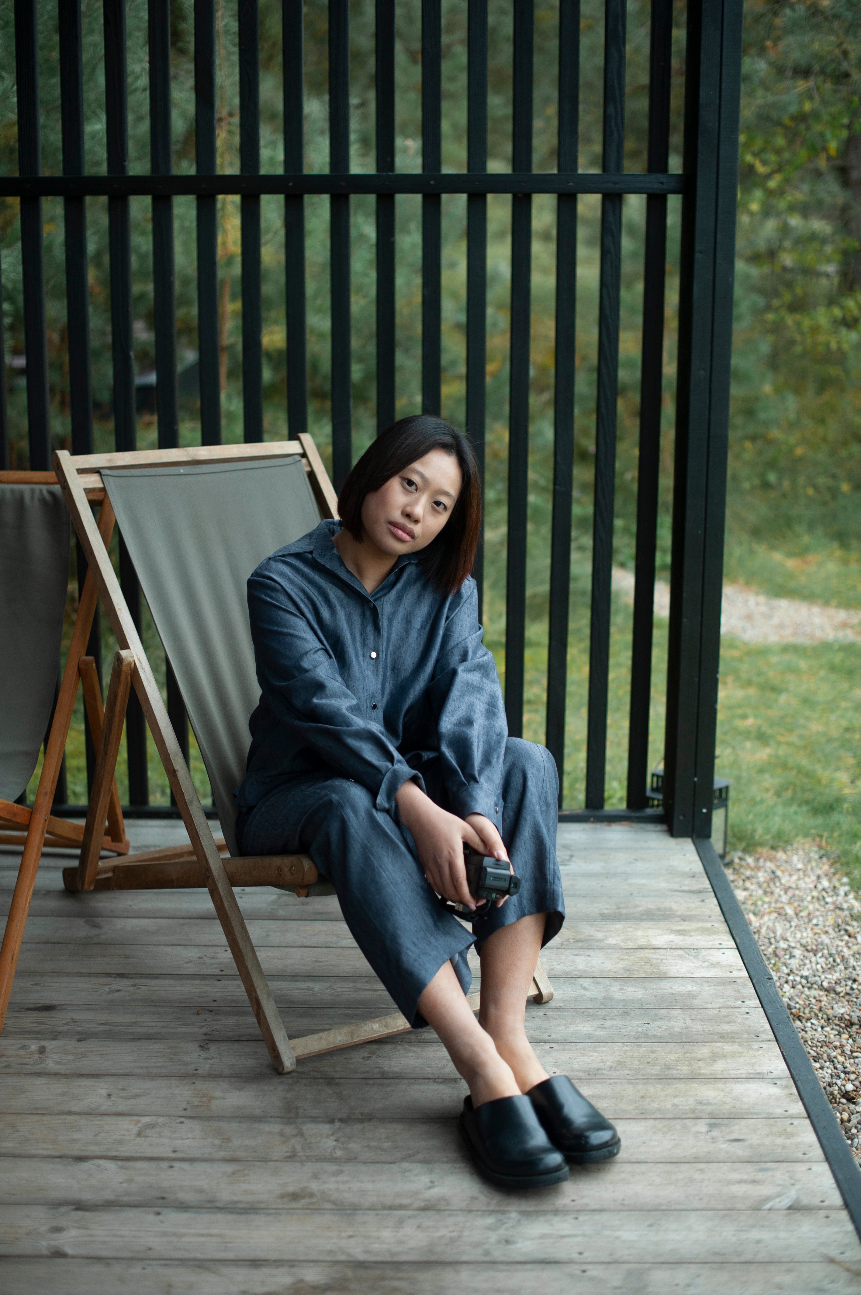 Denim blue 2-piece set linen set: Button-up shirt with cuffs and tapered leg pleated pants. Breathable and lightweight fabric.