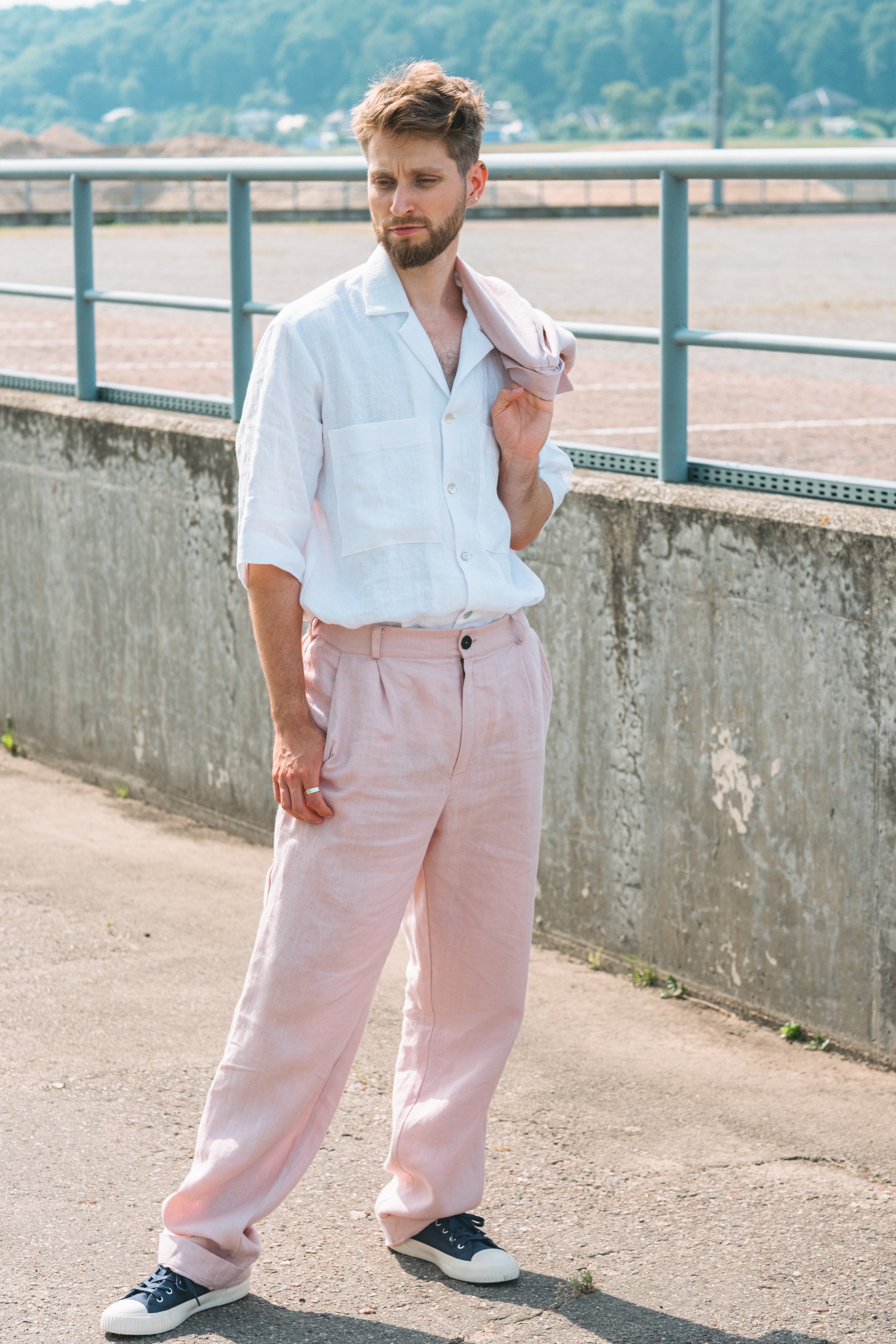 Straight-leg elasticated linen trousers