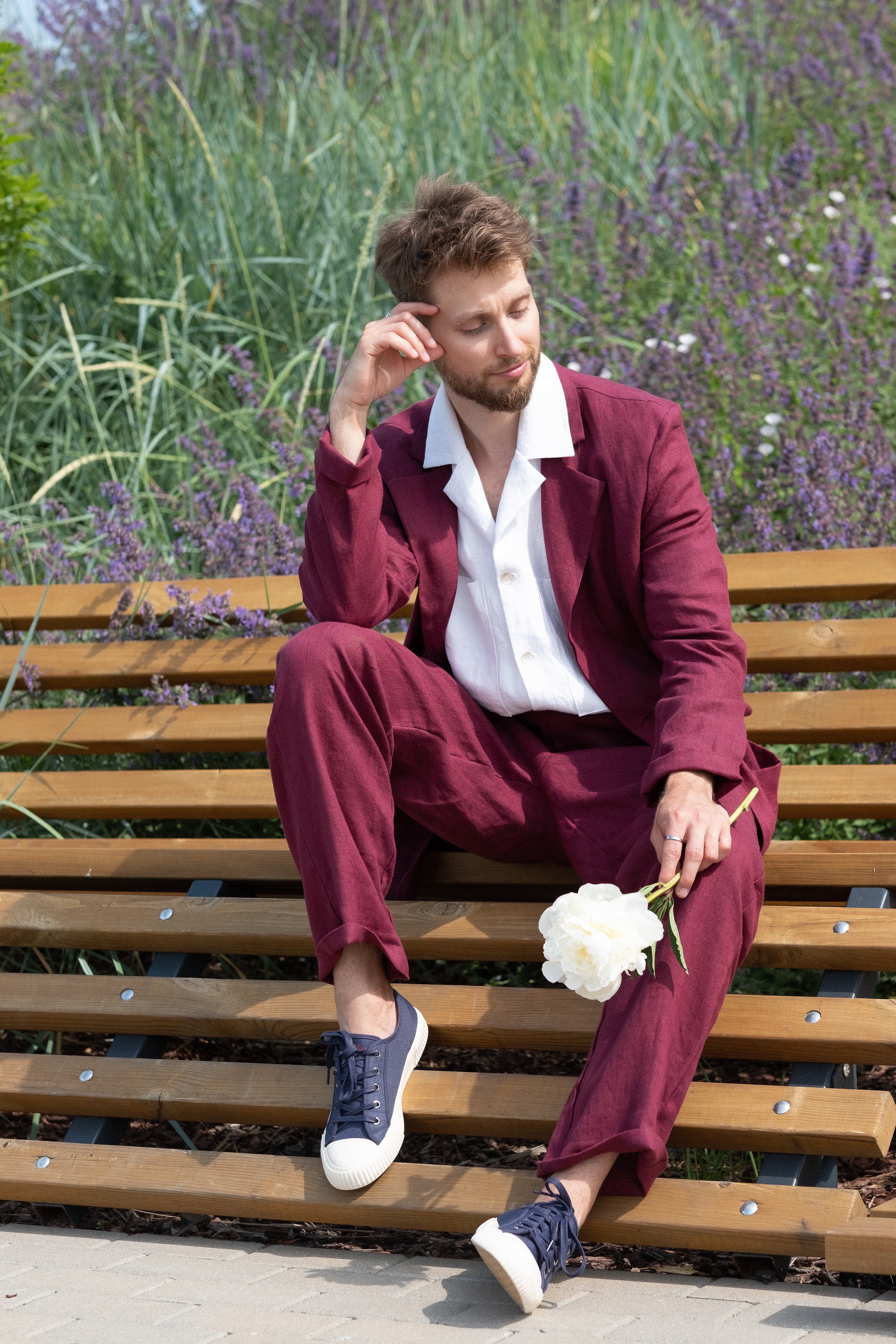 Regular-fit burgundy linen suit for men