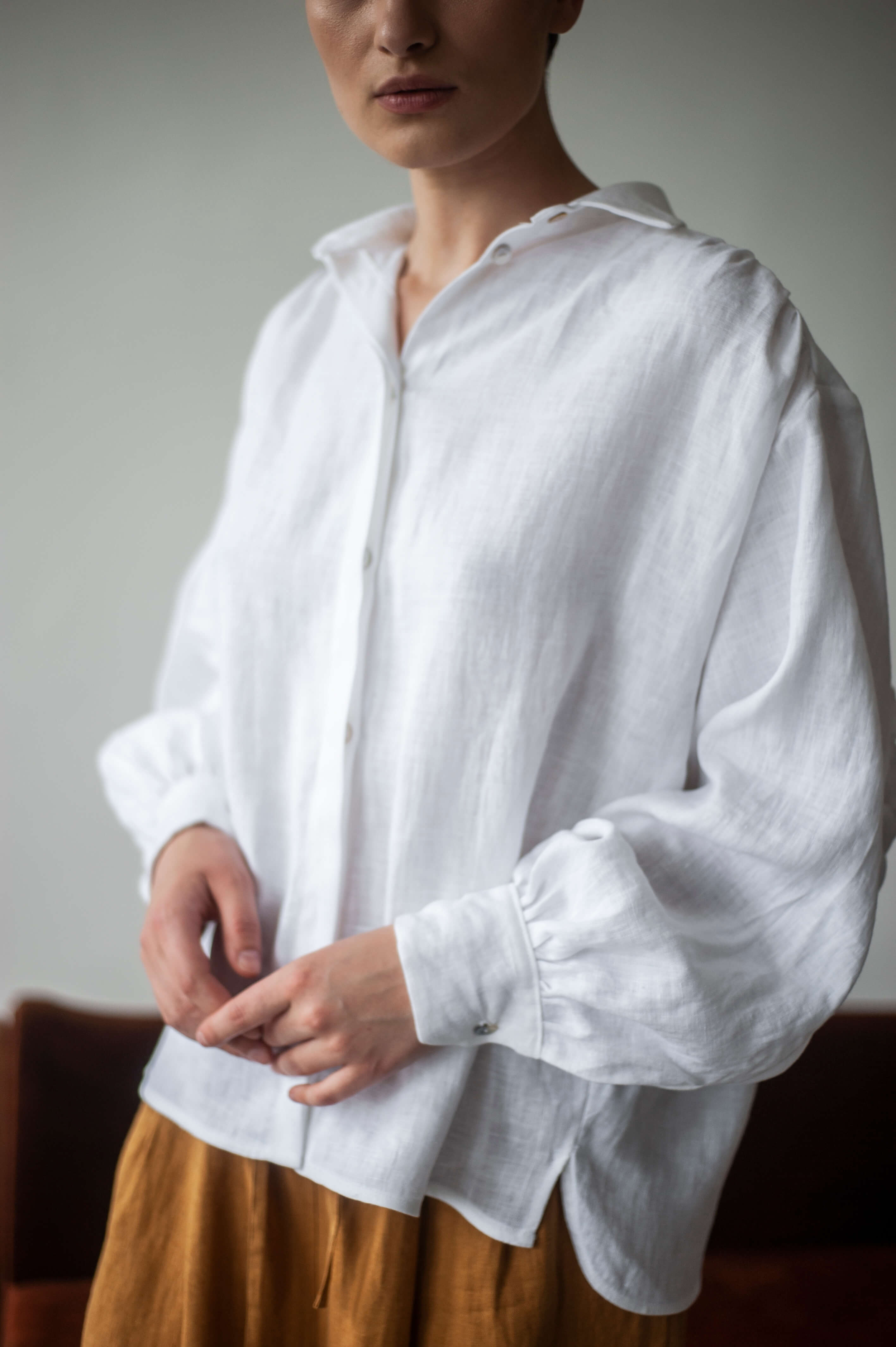 Puff-sleeve linen shirt EMILY