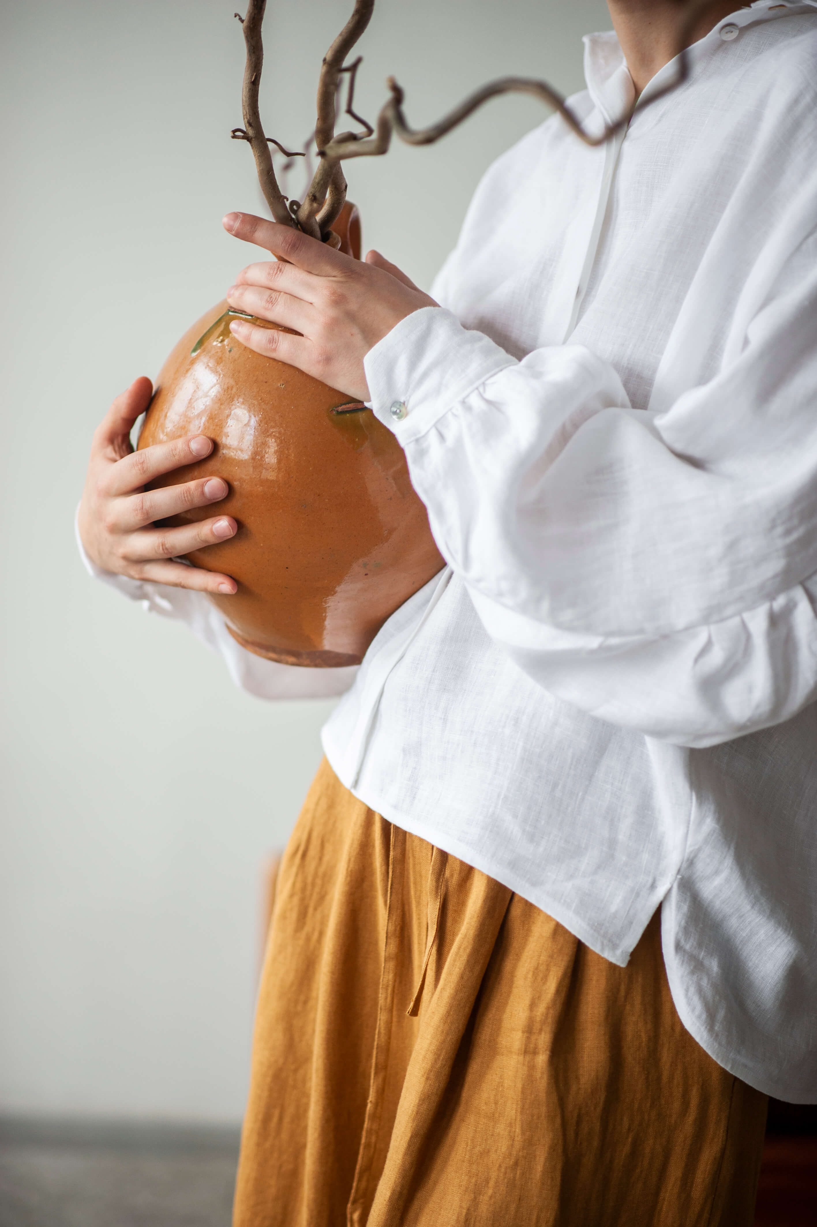 Puff-sleeve linen shirt EMILY