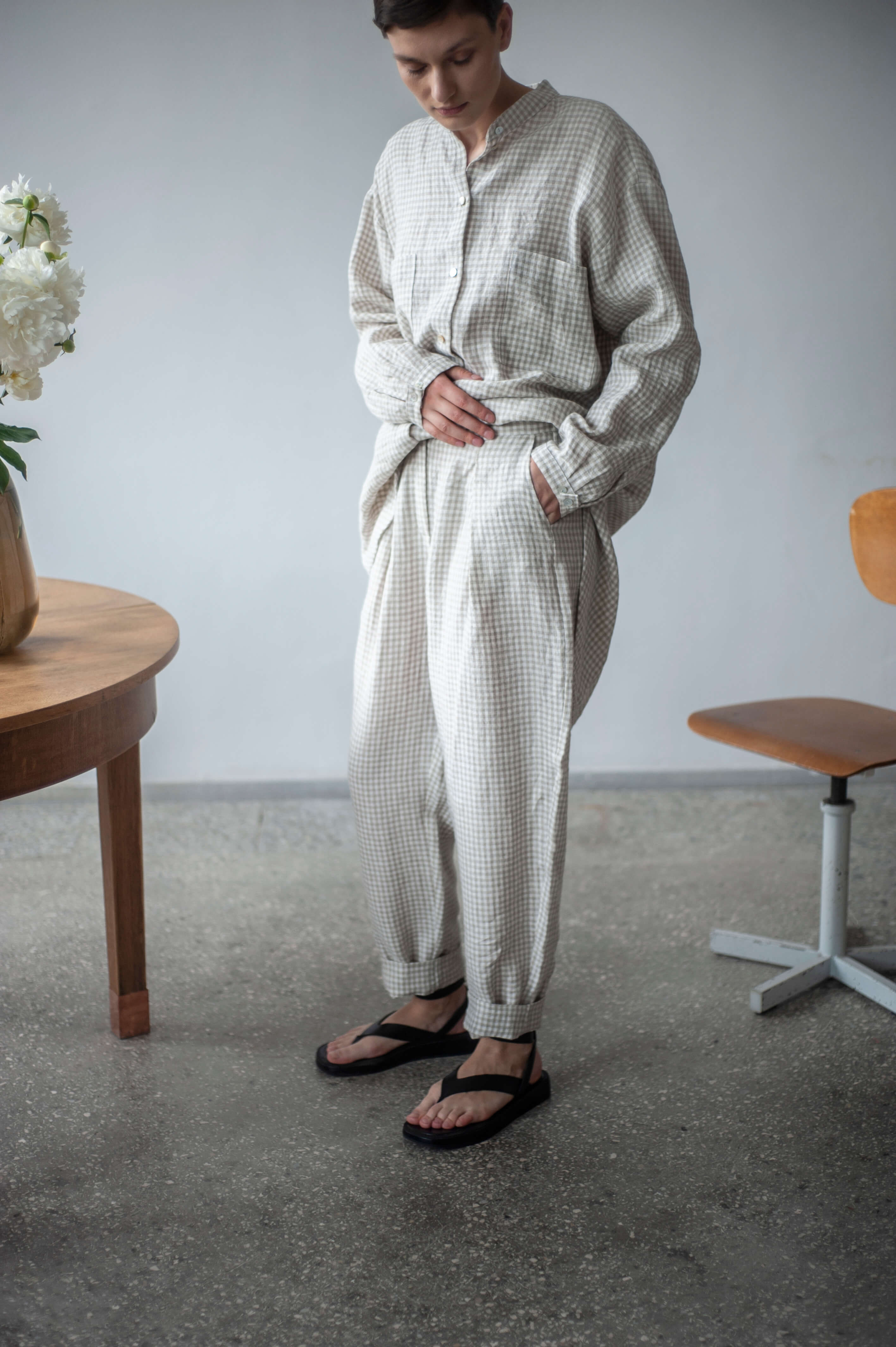 Women's pleated tapered linen trousers ULA
