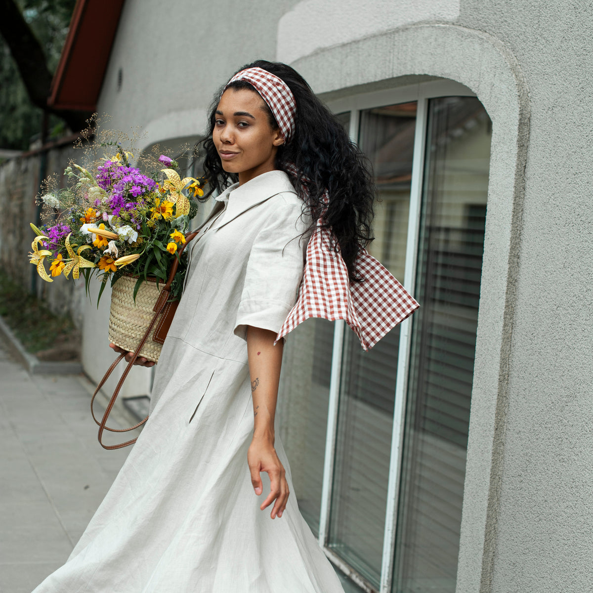 Maxi Elegant Linen Shirt Dress with Short Sleeves & Side Pockets in Be