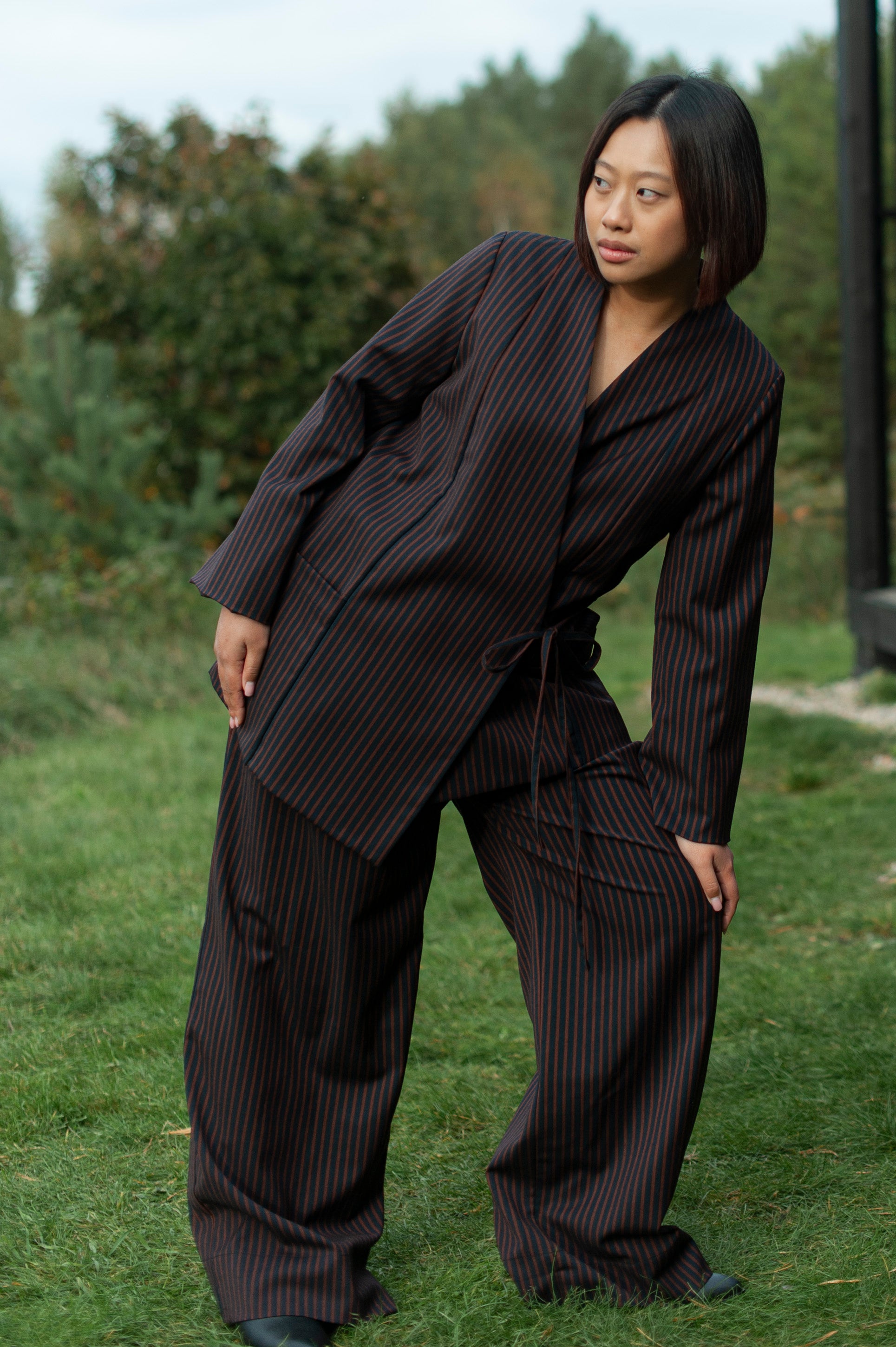 Brown strip Japanese style-inspired wrap top with wide sleeves, long hem and wide sleeves, pair with matching wide-leg pants. 