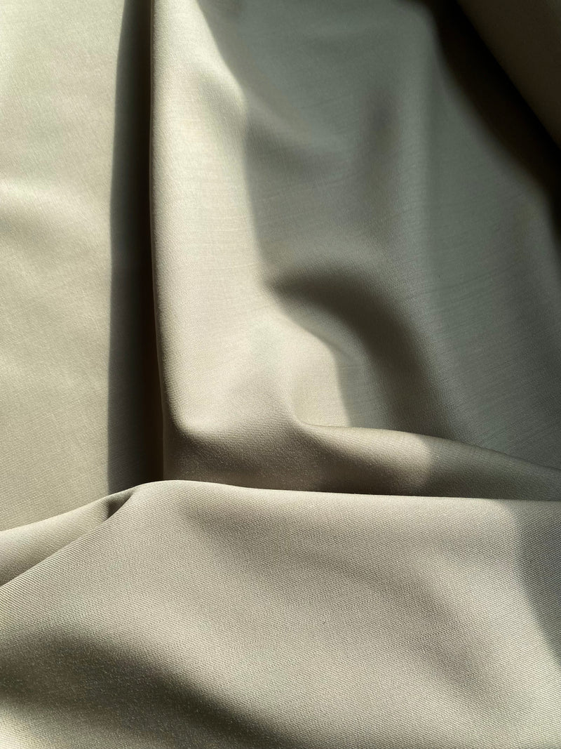 Didelio dydžio languotas vilnos komplektas moterims: vyriško stiliaus marškiniai ir plačios kelnės