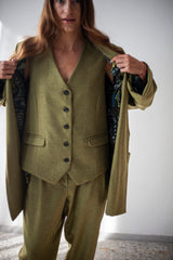 Women tweed suit vets with front pockets