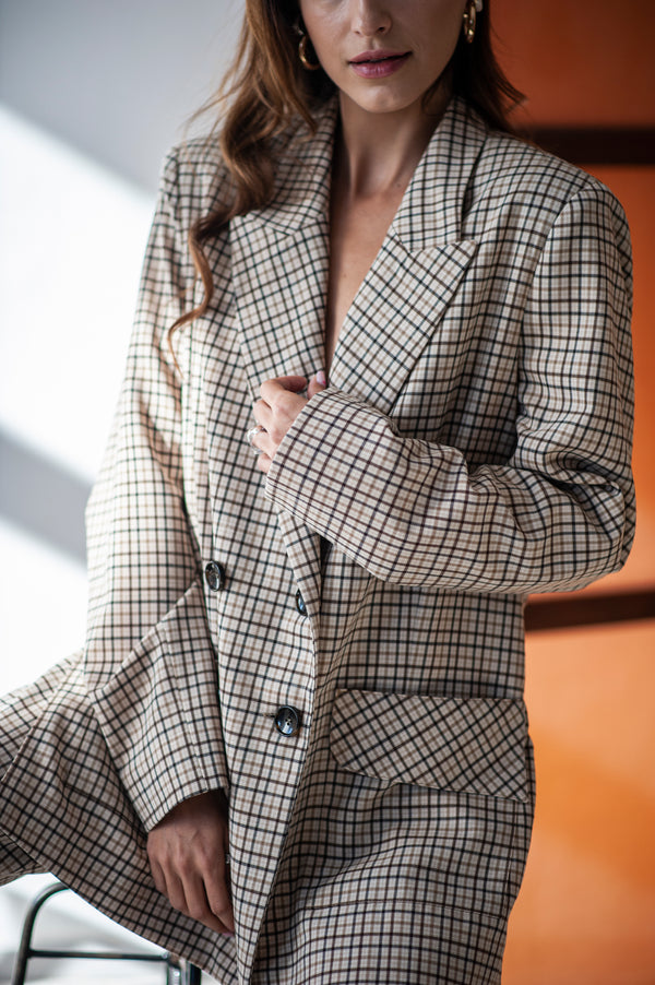Relaxed fit double-breasted gingham checkered woman's blazer